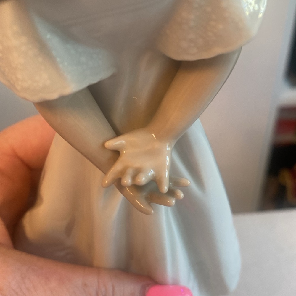 Nao by Lladro • Retired “So Shy” Porcelain Figurine *Without Box* - Picture 7 of 17